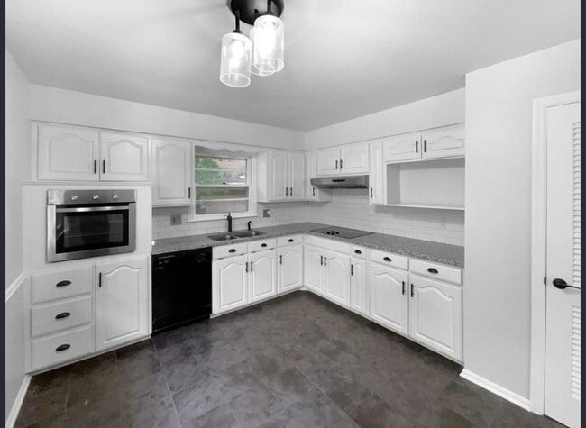 119 W 104th Terrace, Kansas City, MO 64114 - photo 6