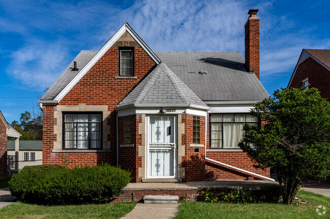 Small bungalow style homes in Maple Ridge are ideal for first time home buyers.