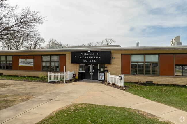 Richardson Elementary in Cuyahoga Falls serves the surrounding neighborhoods.