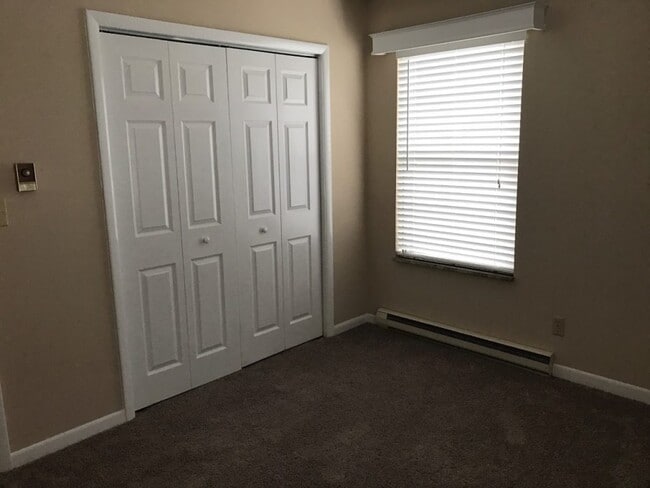 412 S Poplar St, Carbondale, IL 62901 - photo 3