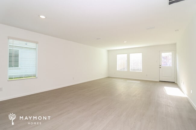 3057 Titan Spgs Dr, Saginaw, TX 76179 - photo 3