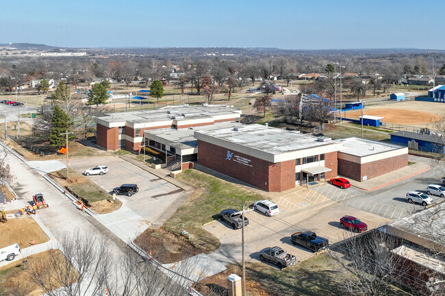 Liberty Elementary School is located in the city of Sapulpa near Liberty Park.