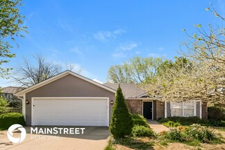 1003 Stonebrook Ln, Grain Valley, MO 64029