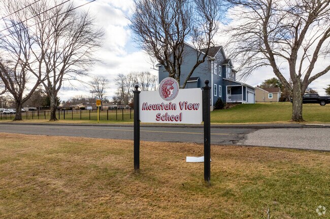 Mountain View School in East Longmeadow is a public elementary school for grades 3-5.