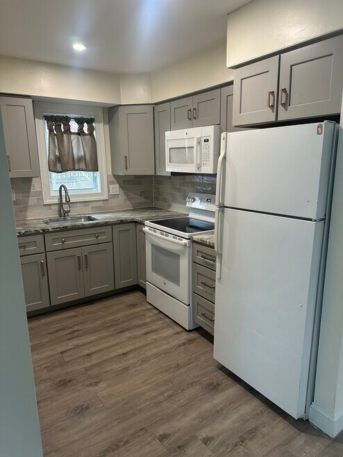 1031 Lawnton Terrace unit 1031 Lawnton Terrace, Glenolden, PA 19036 - photo 1