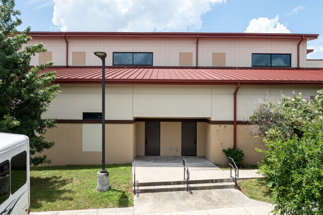 The student to teacher ratio at San Juan Diego Catholic High School is 10 to 1.