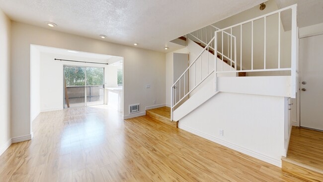 1317 Caminito Gabaldon unit H, San Diego, CA 92108 - photo 2