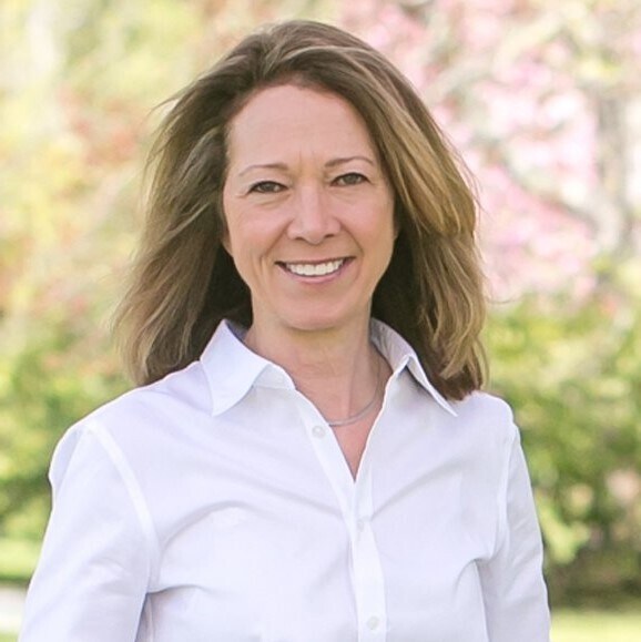 Holly Mclear