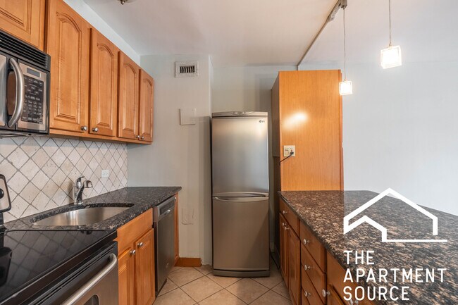 445 W Wellington Ave unit 4H, Chicago, IL 60657 - photo 3