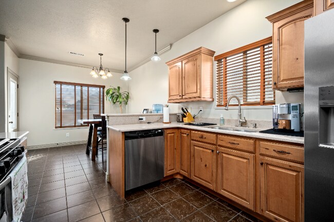 3315 Birch Creek Rd, Ogden, UT 84401 - photo 6