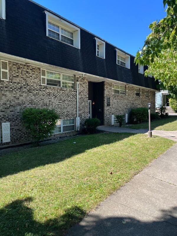 333 N Detroit St Unit 12, Kenton, OH 43326