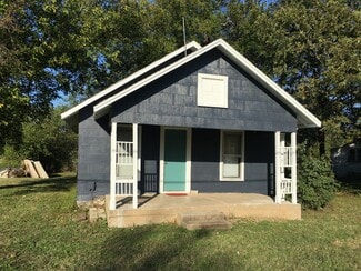 417 N Linwood Ave, Cushing, OK 74023
