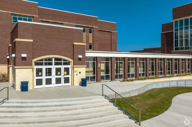 V. R. Eaton High School in Hurst gives students attention with a 16:1 student teacher ratio.