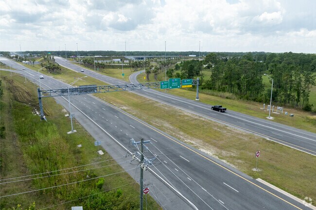Groves is only minutes from the i95 and i4 interchange, with access to Jacksonville and Orlando.