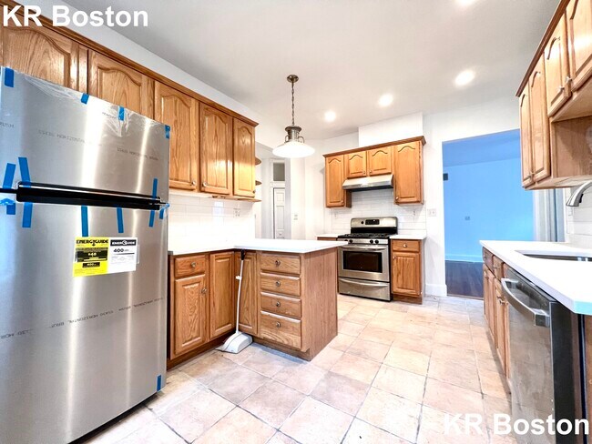 20 Imrie Rd unit 2, Allston, MA 02134 - photo 2
