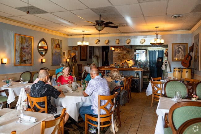 Islas Modern Caribe offers delicious Caribbean and Latin cuisine just outside Imperial Golf Estates.