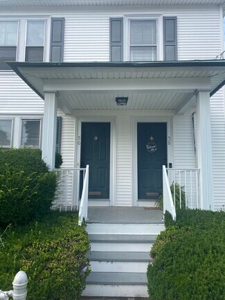 58 Slade St, Pawtucket, RI 02861