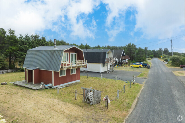 Live in old coastal architecture on Copalis Beach.