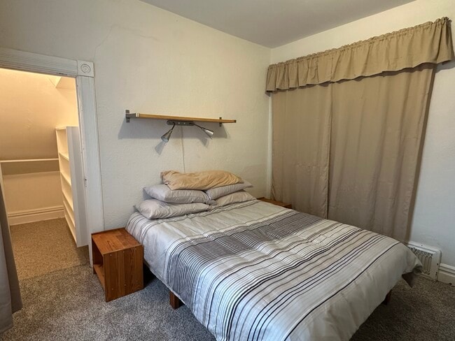 624 N 2nd Ave W unit 1 downstairs, Duluth, MN 55806 - photo 6