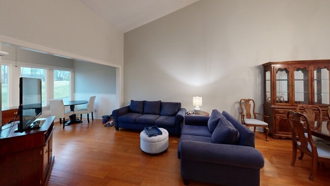 149 Shaelah Ct unit 25, Weldon Spring, MO 63304 - photo 2