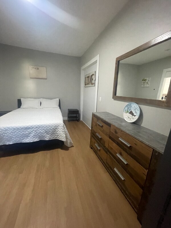 4522 E Washington St unit 6, Indianapolis, IN 46201 - photo 2