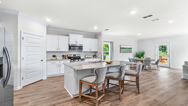 2048 Tottenham Dr, Hahira, GA 31632 - photo 4