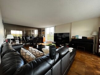 77 Pond Ave Unit 902, Brookline, MA 02445