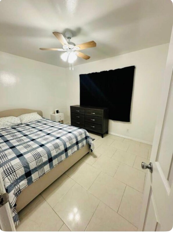 813 Comolette St, Downey, CA 90242 - photo 6