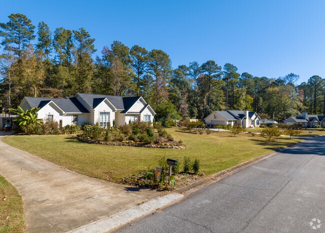 Homes in Sharpsburg have large front yards and long driveways.