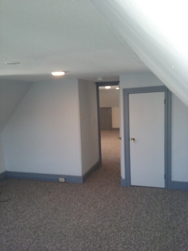 37 Front St unit 1st floor - c, Catasauqua, PA 18032 - photo 5