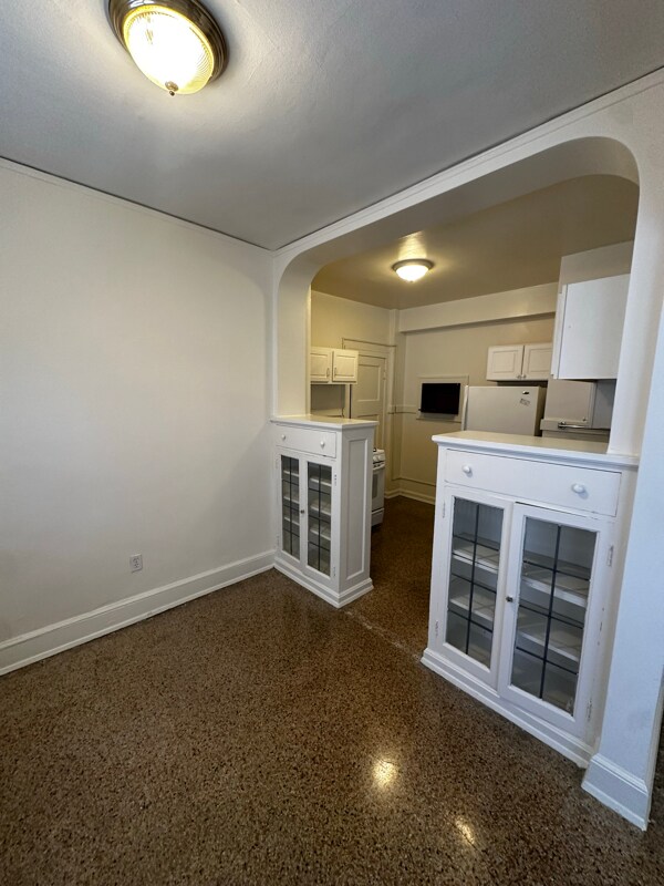 4001 N Prospect Ave unit 25, Milwaukee, WI 53211 - photo 2