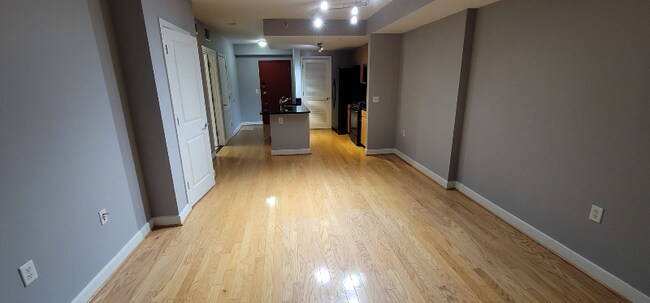 1117 10th St NW unit 210, Washington, DC 20001 - photo 3