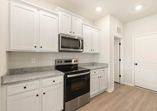 1078 Russel Dr unit 37045576, Winston-Salem, NC 27127 - photo 5