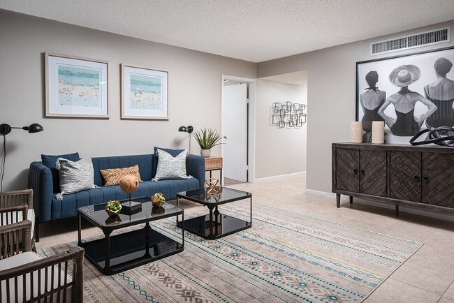 Fairways of Inverrary, Lauderhill, FL 33319 - photo 2