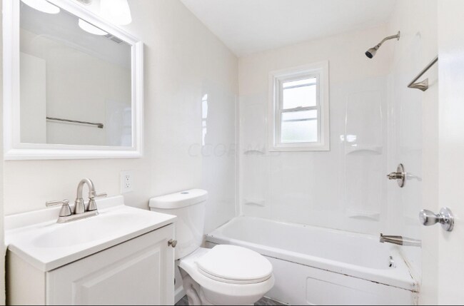 586-588-588 Georgian Dr unit 586-588, Columbus, OH 43228 - photo 7