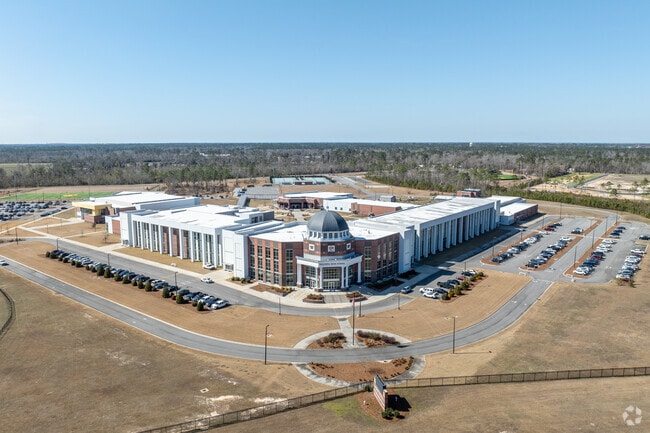 Valdosta High School is a public school located in Valdosta, Georgia that has 2,238 students in grades 9-12 with a student-teacher ratio of 17 to 1.