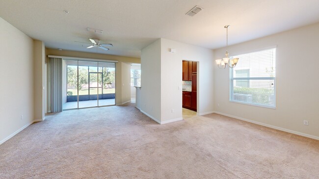 8343 Bella Tierra Ct unit 8343, Davenport, FL 33896 - photo 2