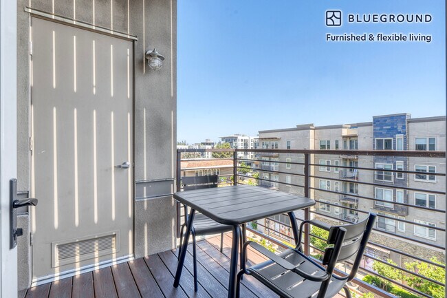 565 San Antonio Rd unit FL5-ID1422, Mountain View, CA 94040 - photo 4