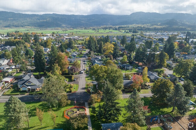 Coburg Oregon has a beautiful mountain range on the eastern side and provides great hikes.