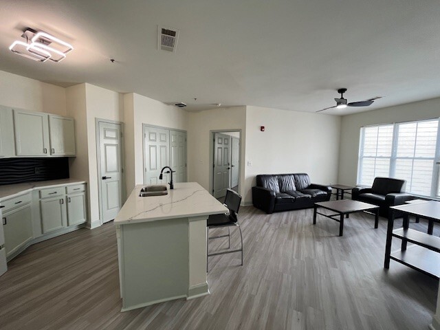 Element Apartments at Highland, Memphis, TN 38111 - photo 2