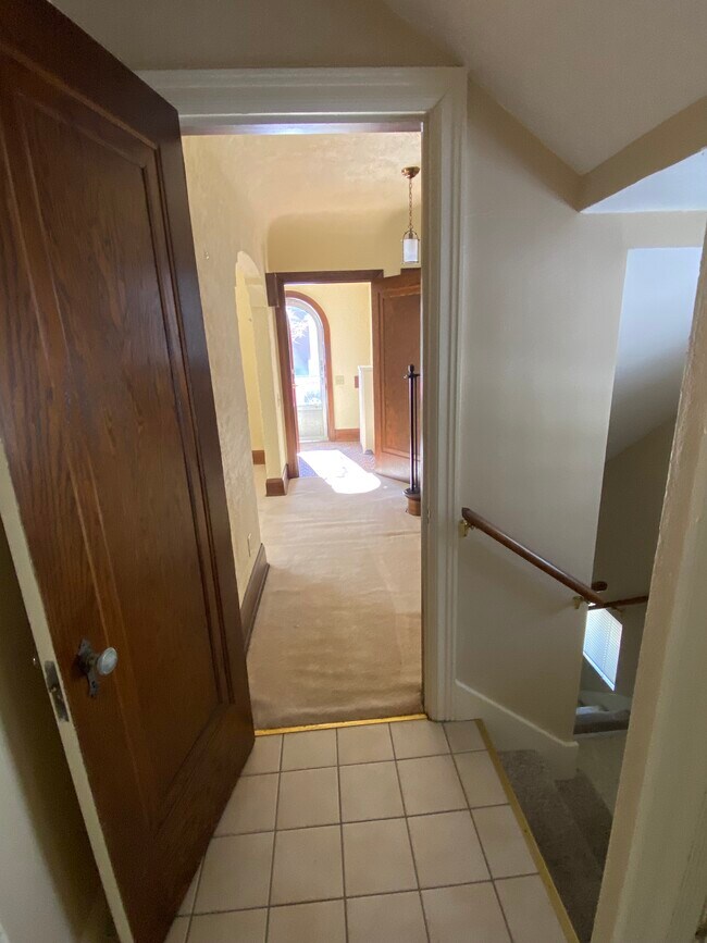 1012 Erin St, Madison, WI 53715 - photo 6