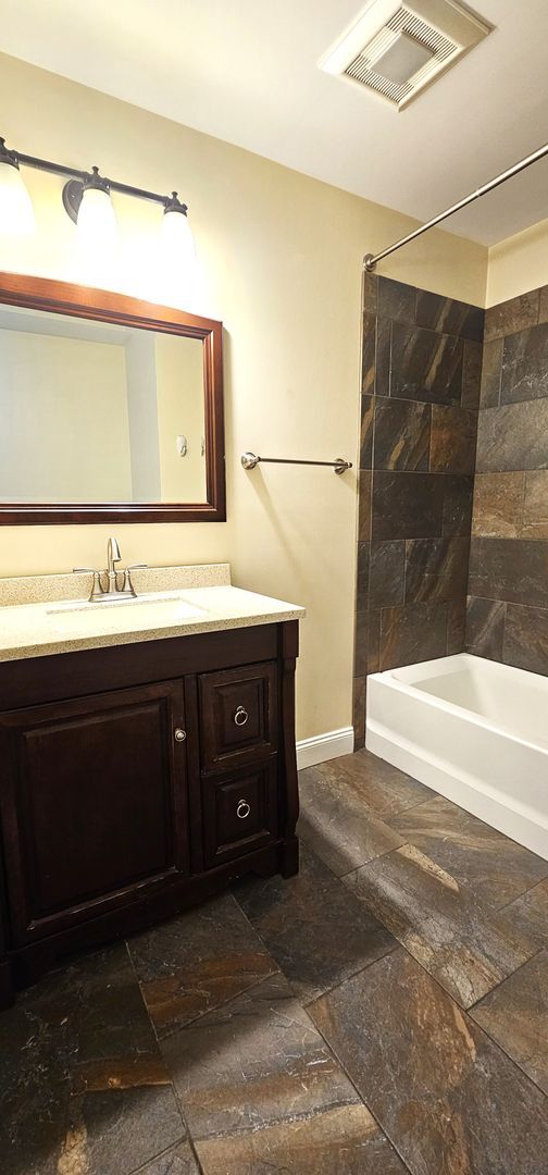 51 N Champlain St unit 5, Burlington, VT 05401 - photo 4