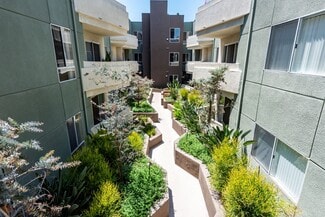 10953 Bloomfield St, North Hollywood, CA 91602