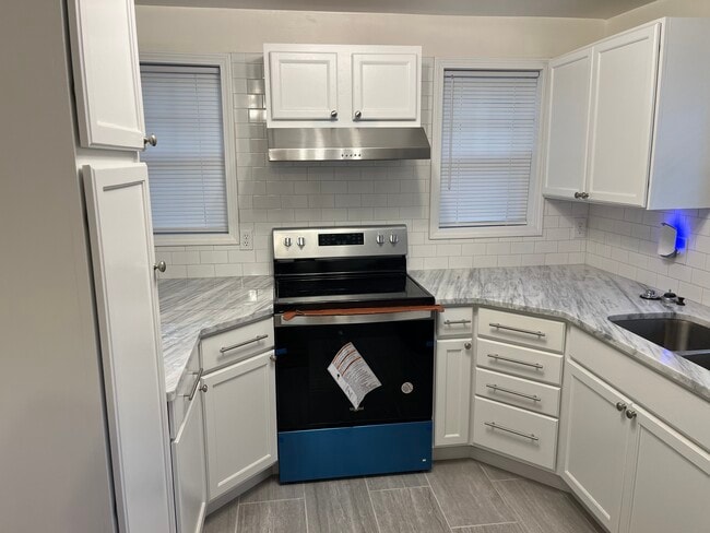 309 7th St unit B, Mobile, AL 36611 - photo 2