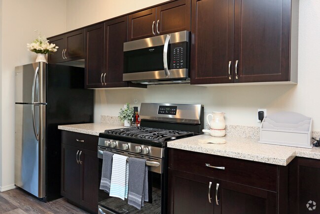 Sunnyhills Clovis, Clovis, CA 93611 - photo 2