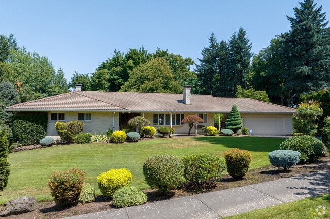 An expansive ranch home on NE Couch St in Gresham North-Central.