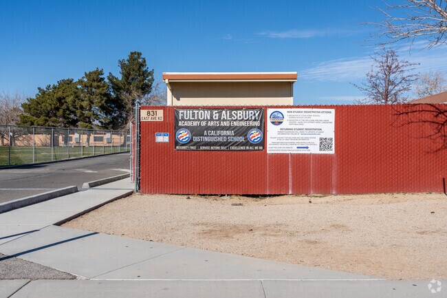 The student population at Fulton & Alsbury Academy is 420 and the school serves 6-8.