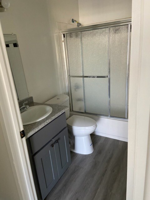 1325 Hoover S St unit 204, Los Angeles, CA 90006 - photo 7