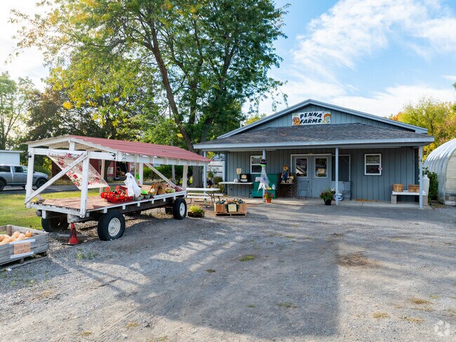 Local producers like Penna Farms sell seasonal produce, flowers, and baked goods directly to the community.