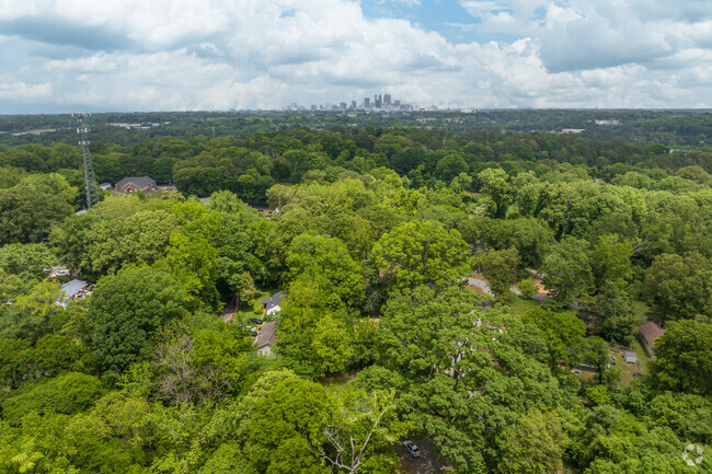With expansive greenery and quiet streets, Polar Rock offers a blend of nature and city access that attracts families and long-time residents.